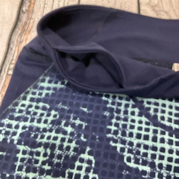 UNDER ARMOUR Crop Leggings - Picture 5 of 6